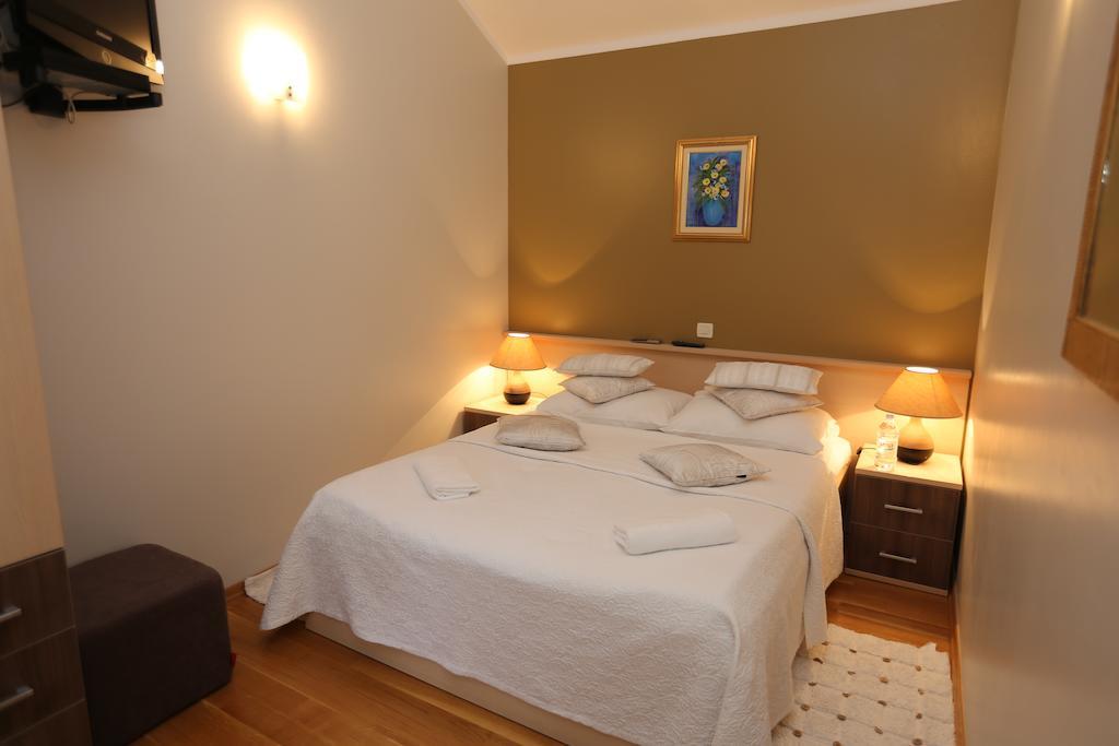 Apartments Lavica Beach Dumicic Podstrana Rum bild