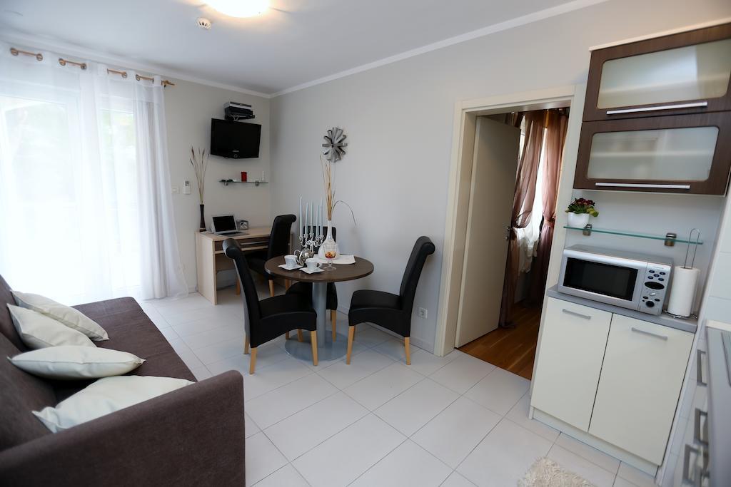Apartments Lavica Beach Dumicic Podstrana Rum bild