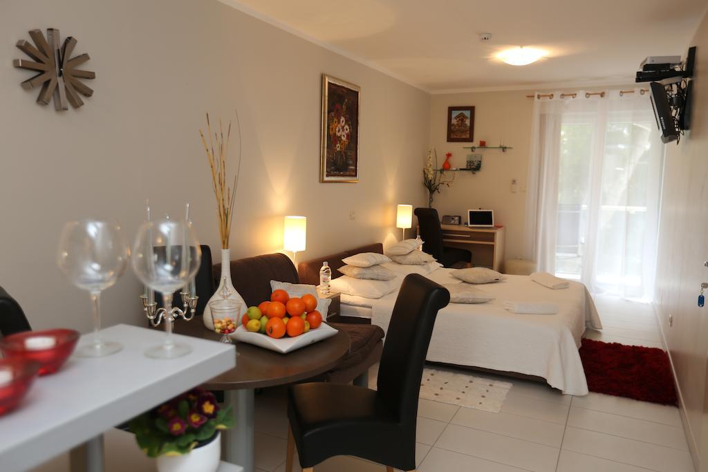 Apartments Lavica Beach Dumicic Podstrana Rum bild