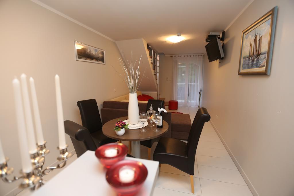 Apartments Lavica Beach Dumicic Podstrana Rum bild