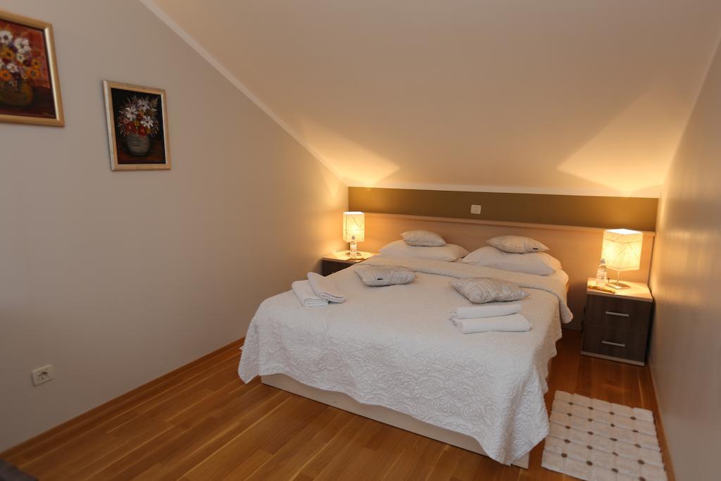 Apartments Lavica Beach Dumicic Podstrana Rum bild