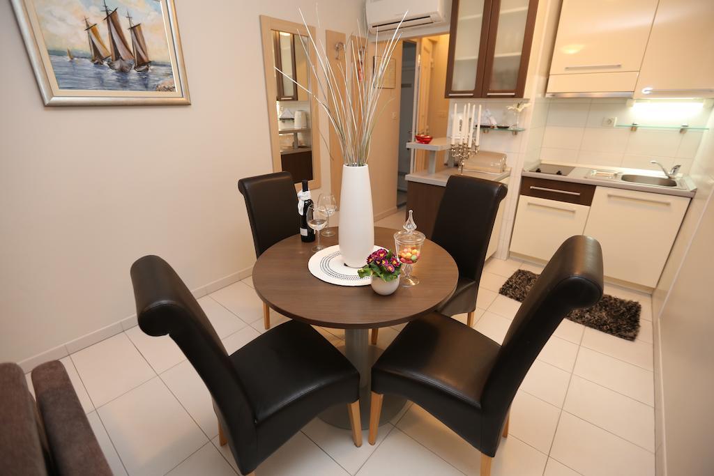 Apartments Lavica Beach Dumicic Podstrana Rum bild